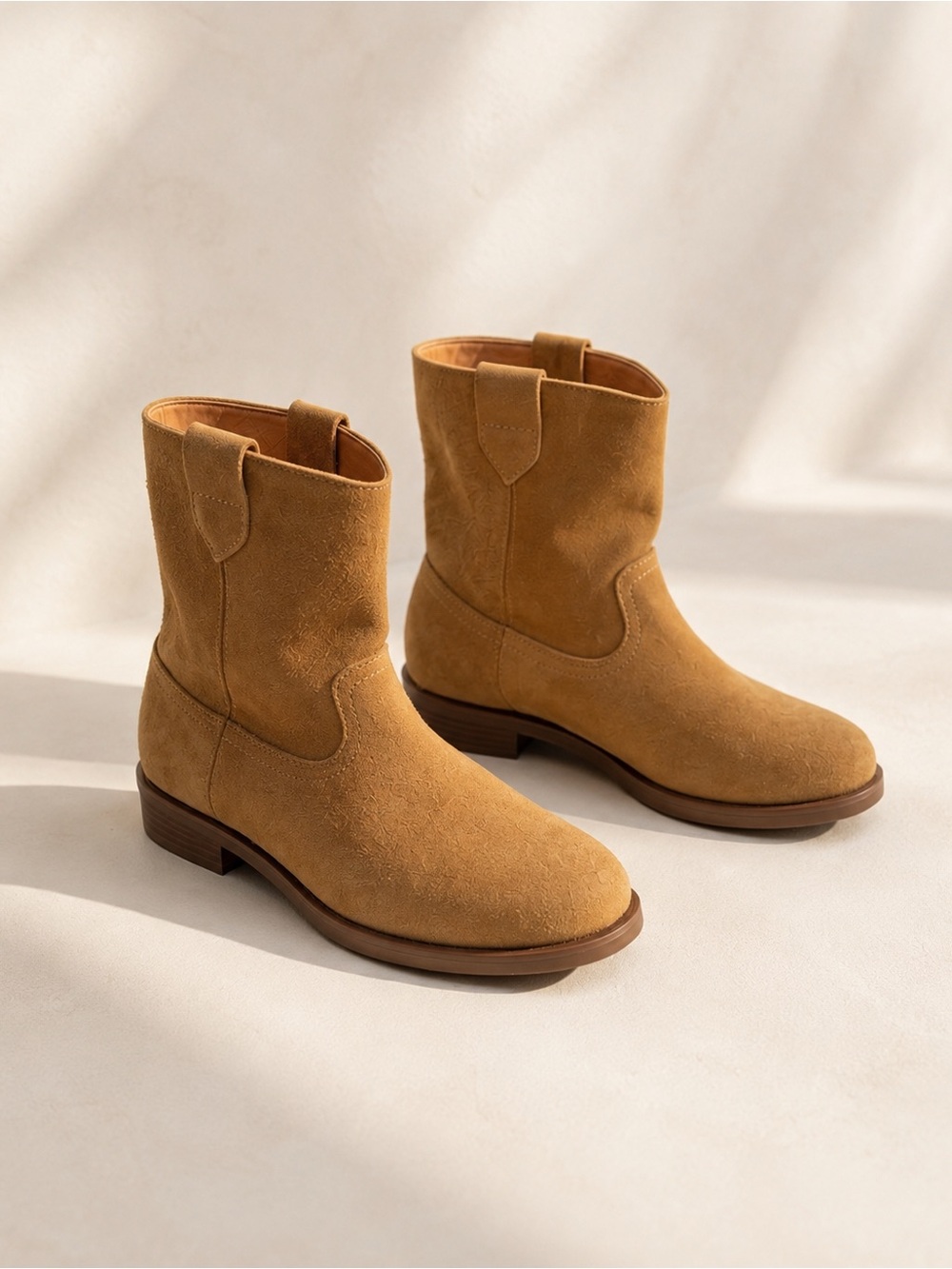 Clarks Tan Suede Western Ankle Boots Women’s Size 6 Coastal Cowgirl Indie Boho
